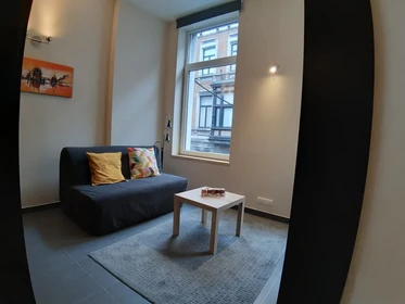 Cheap private room in Liege