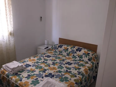 Cheap private room in Malaga