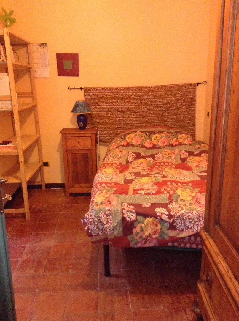 Pokój do wynajęcia we wspólnym mieszkaniu w Perugia