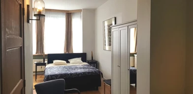 Cheap private room in Schaerbeek