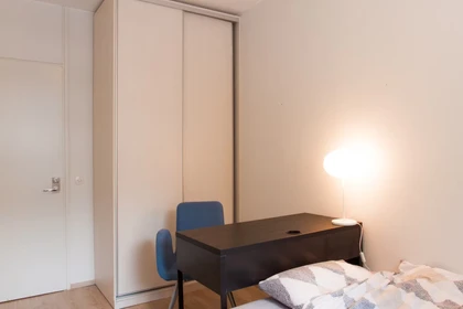 Quarto para alugar com cama de casal em Helsinki