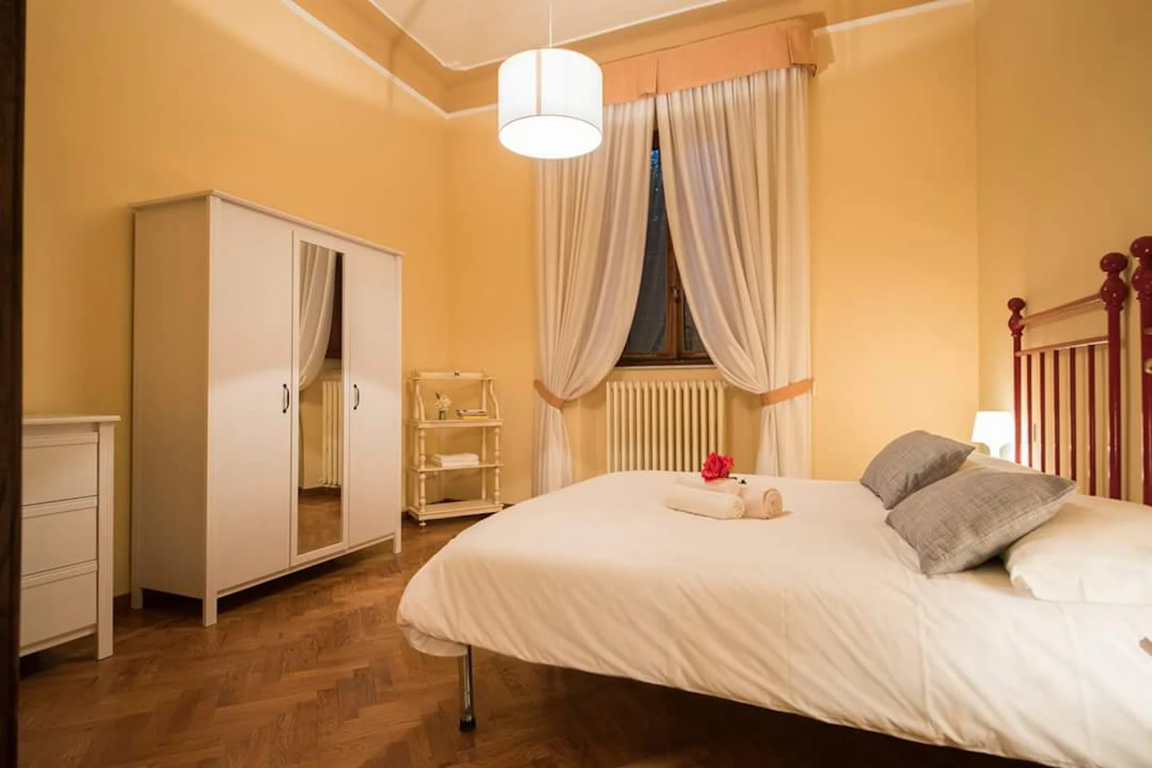 Pokój do wynajęcia z podwójnym łóżkiem w Siena