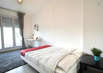 Room for rent with double bed marseille