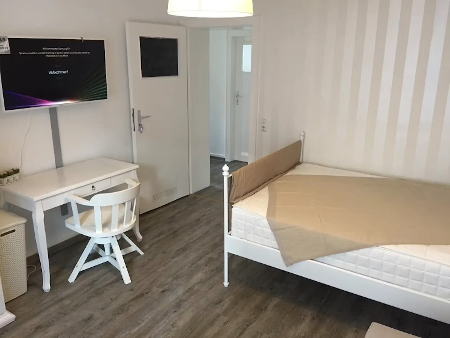 Quarto de estudante económico com localização conveniente em 
