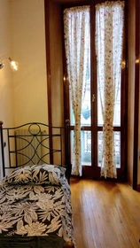 Cheap private room in Parma