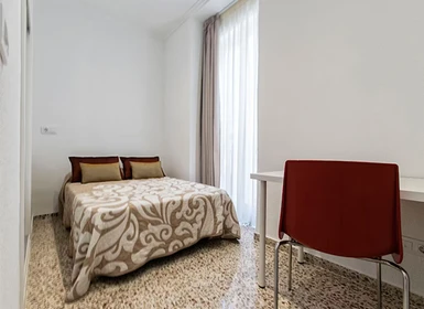 Zimmer mit Doppelbett zu vermieten Alicante-alacant