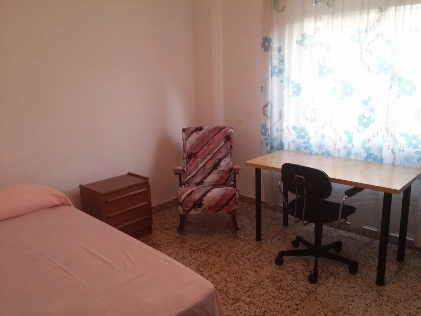 Zimmer mit Doppelbett zu vermieten Murcia