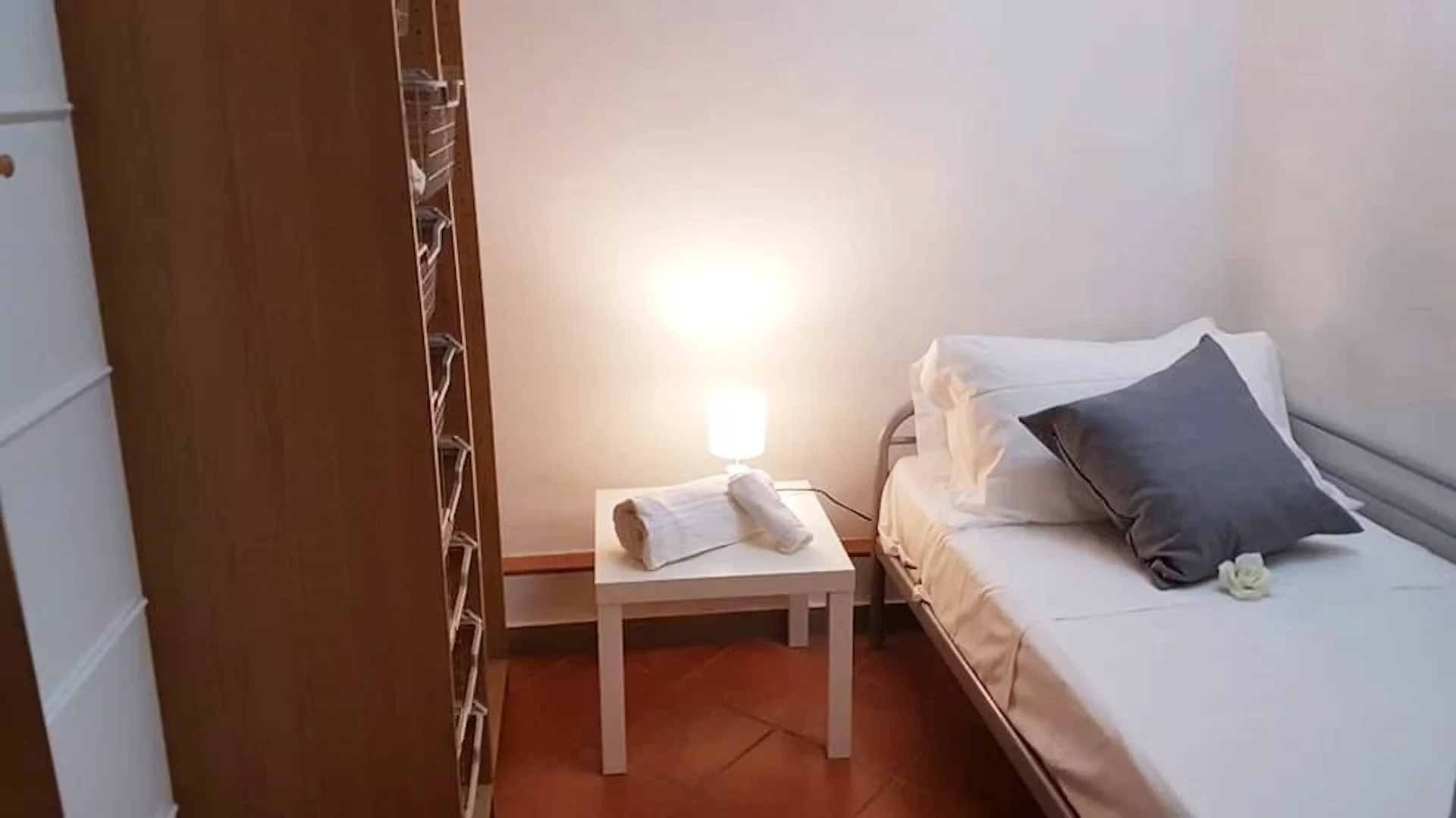 Chambre d'étudiant fonctionnelle parfaite pour étudier dans