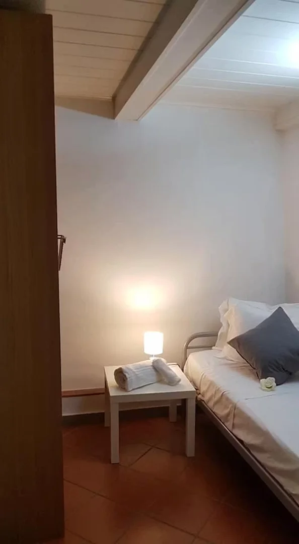 Chambre conviviale pour les étudiants dans avec des équipements modernes