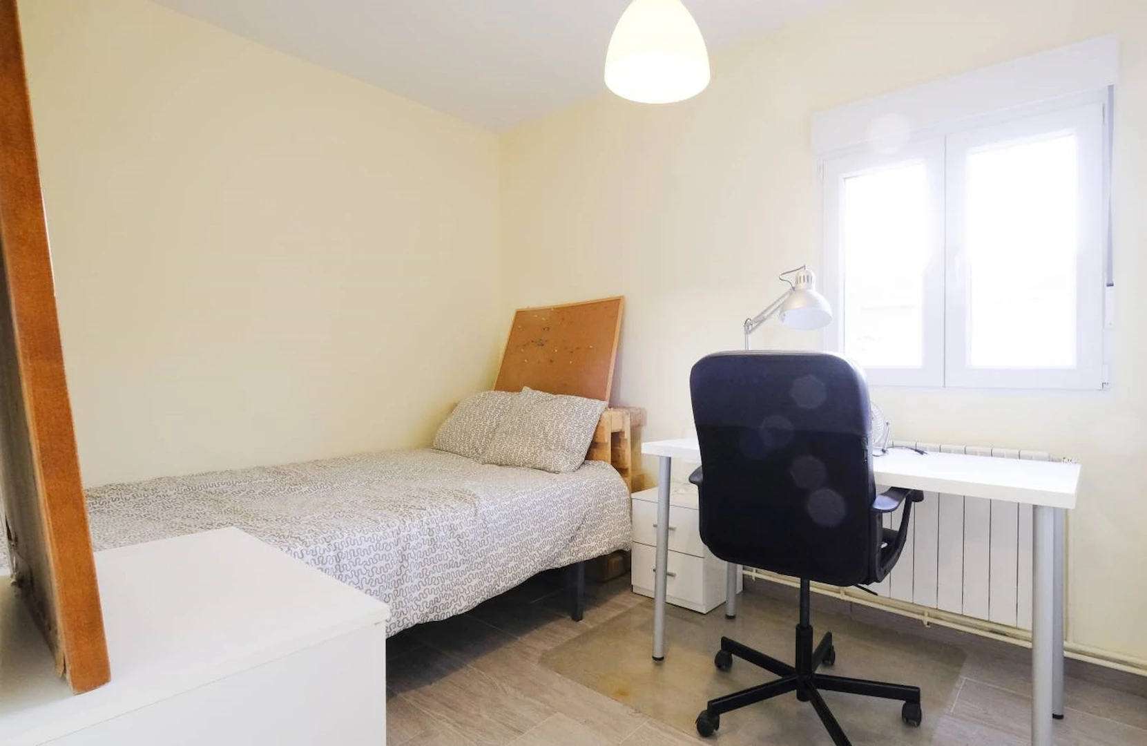 Zimmer mit Doppelbett zu vermieten getafe
