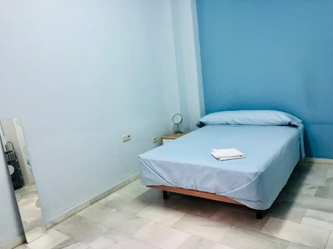 Room for rent with double bed Sevilla