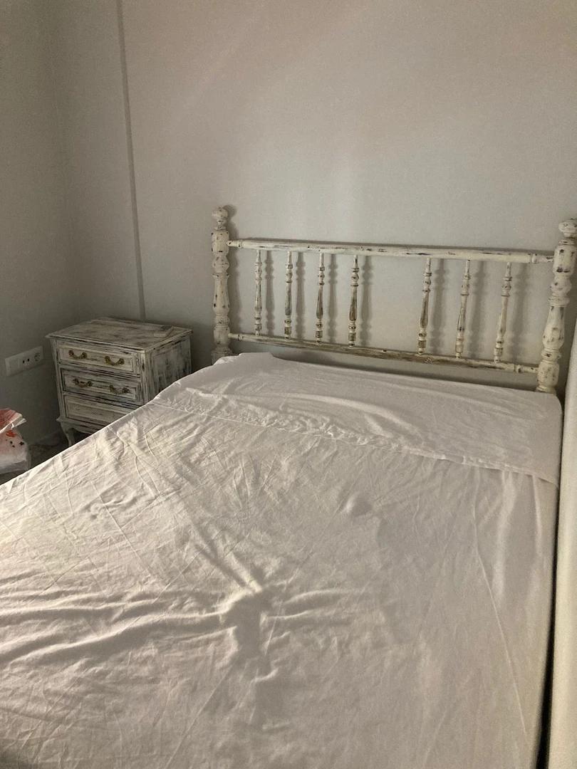 Room for rent with double bed sevilla