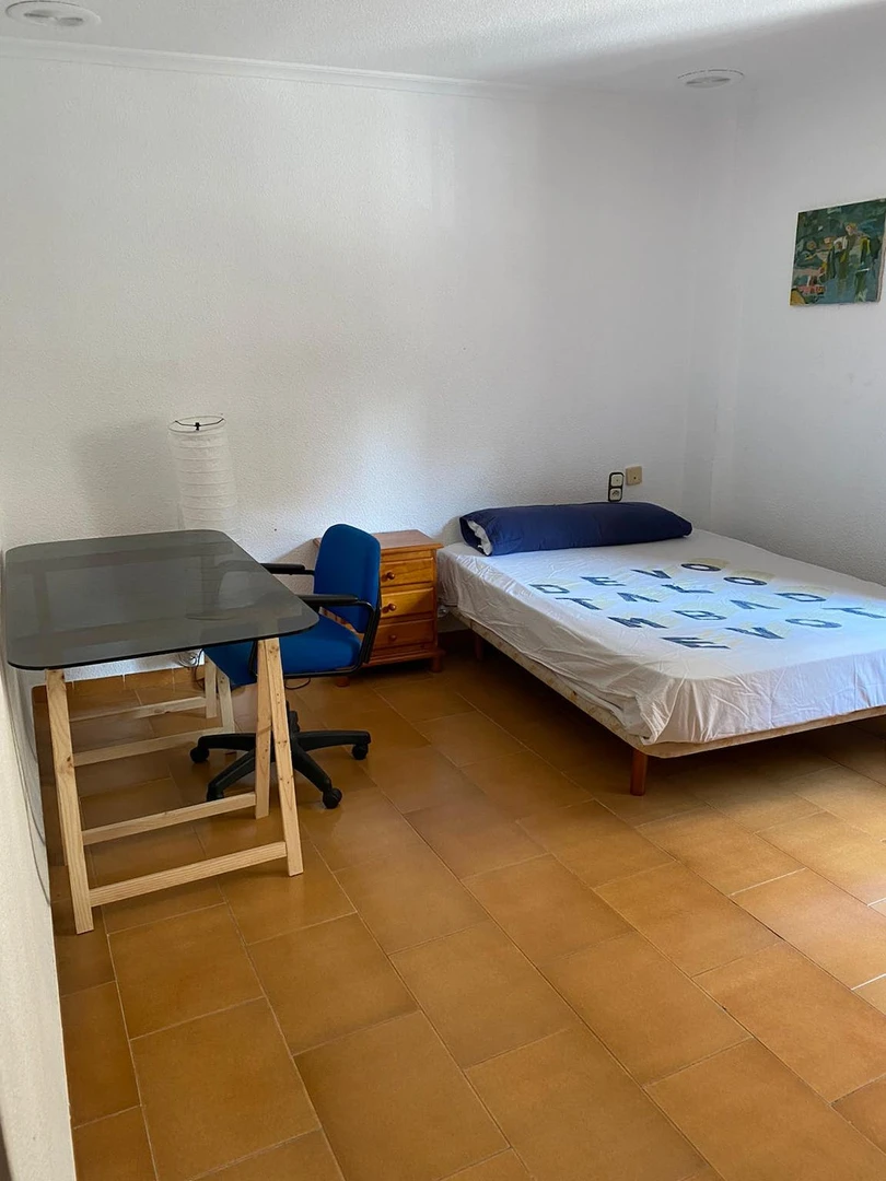 Room for rent with double bed elche-elx