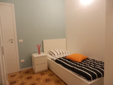 Room for rent in a shared flat in Pisa