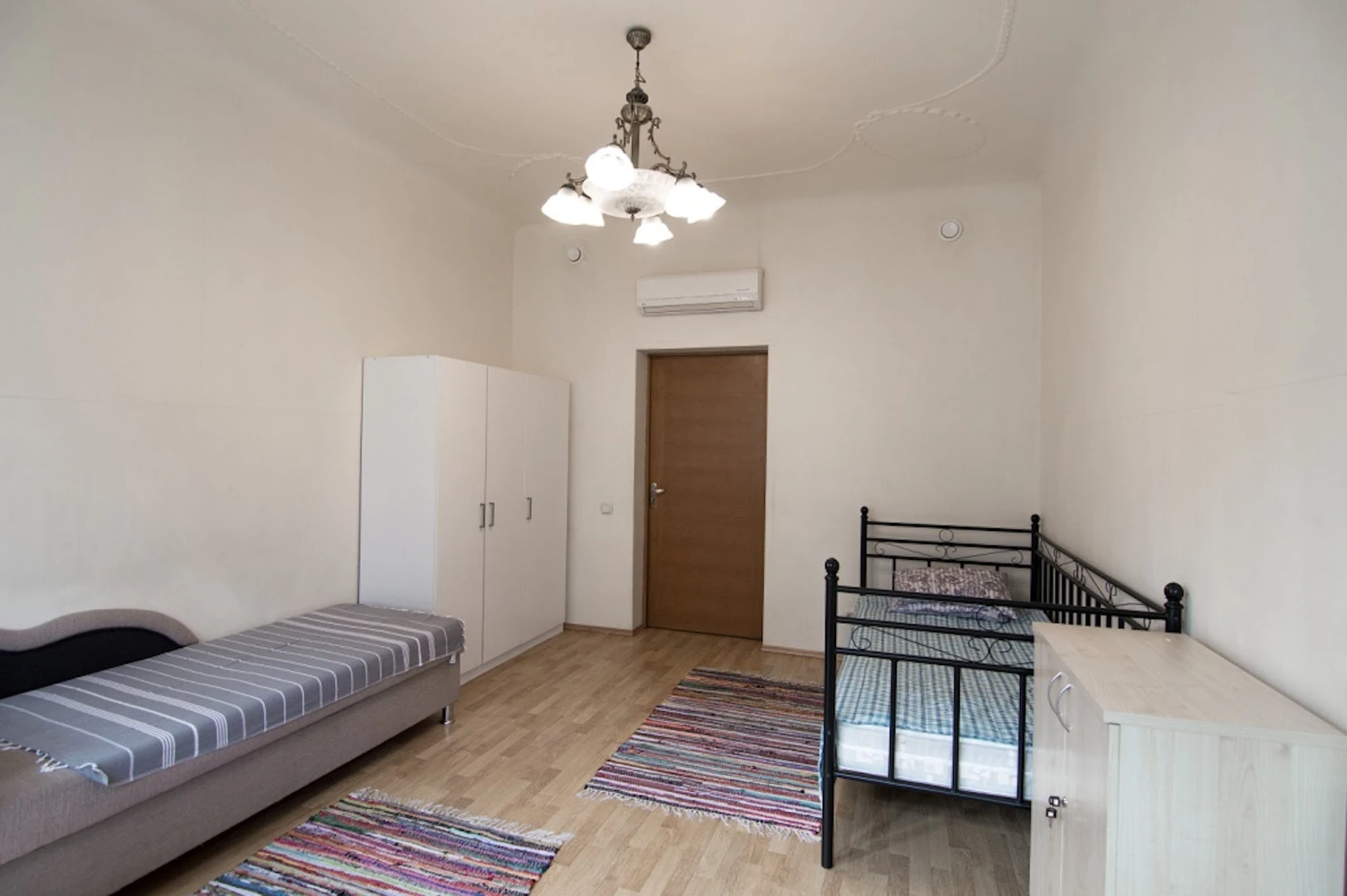 Rīga de çift kişilik yataklı kiralık oda