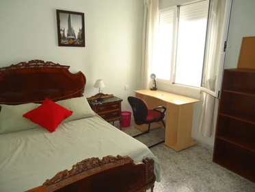 Habitación privada muy luminosa en Cordoba