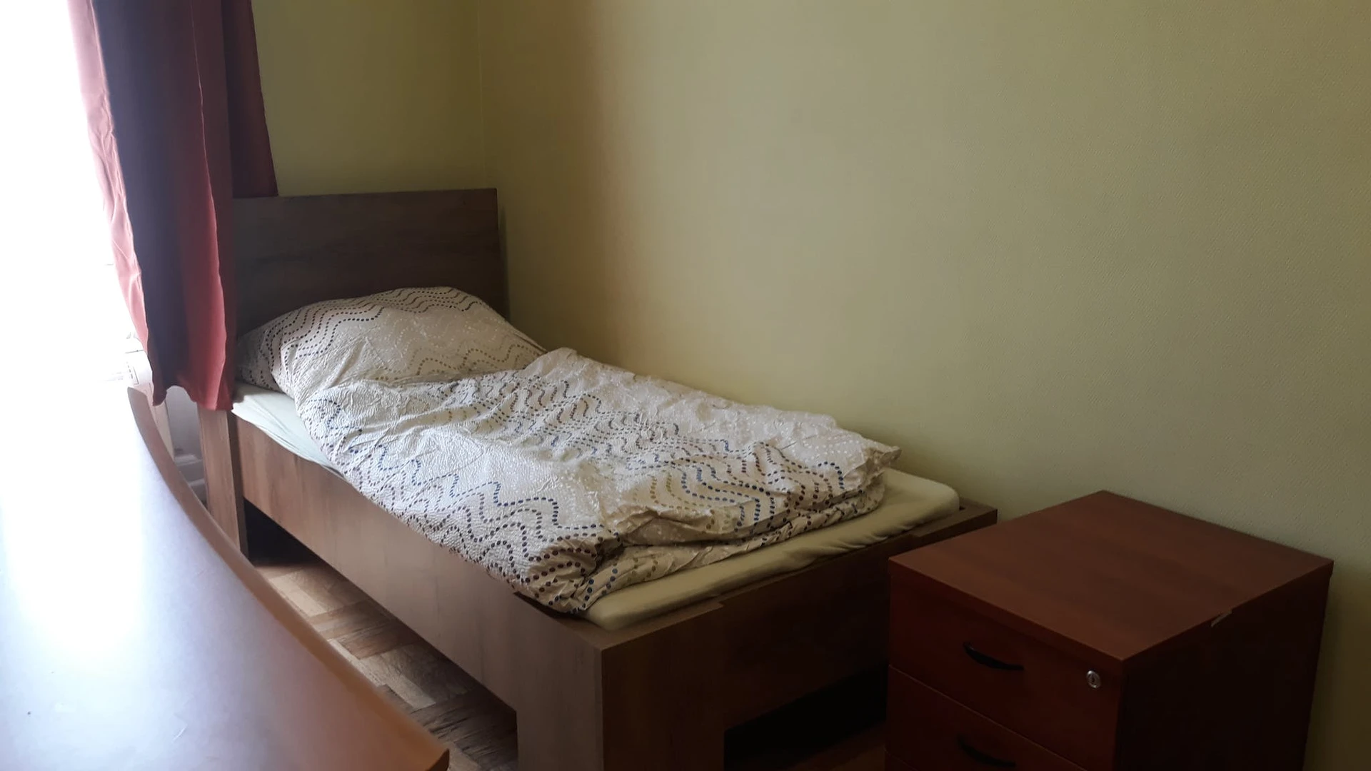 Alquiler de habitación compartida muy luminosa en Budapest