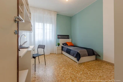 Alquiler de habitación en piso compartido en Pisa