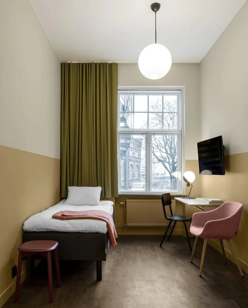 Pokój do wynajęcia z podwójnym łóżkiem w Malmö