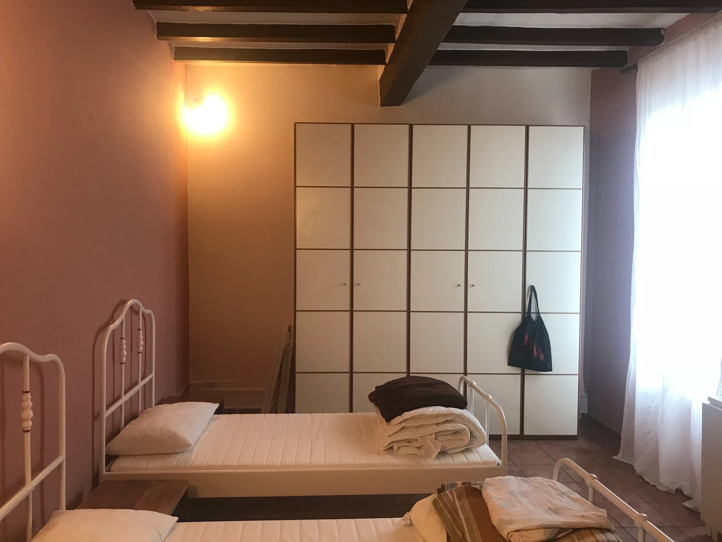 Parma de çift kişilik yataklı kiralık oda