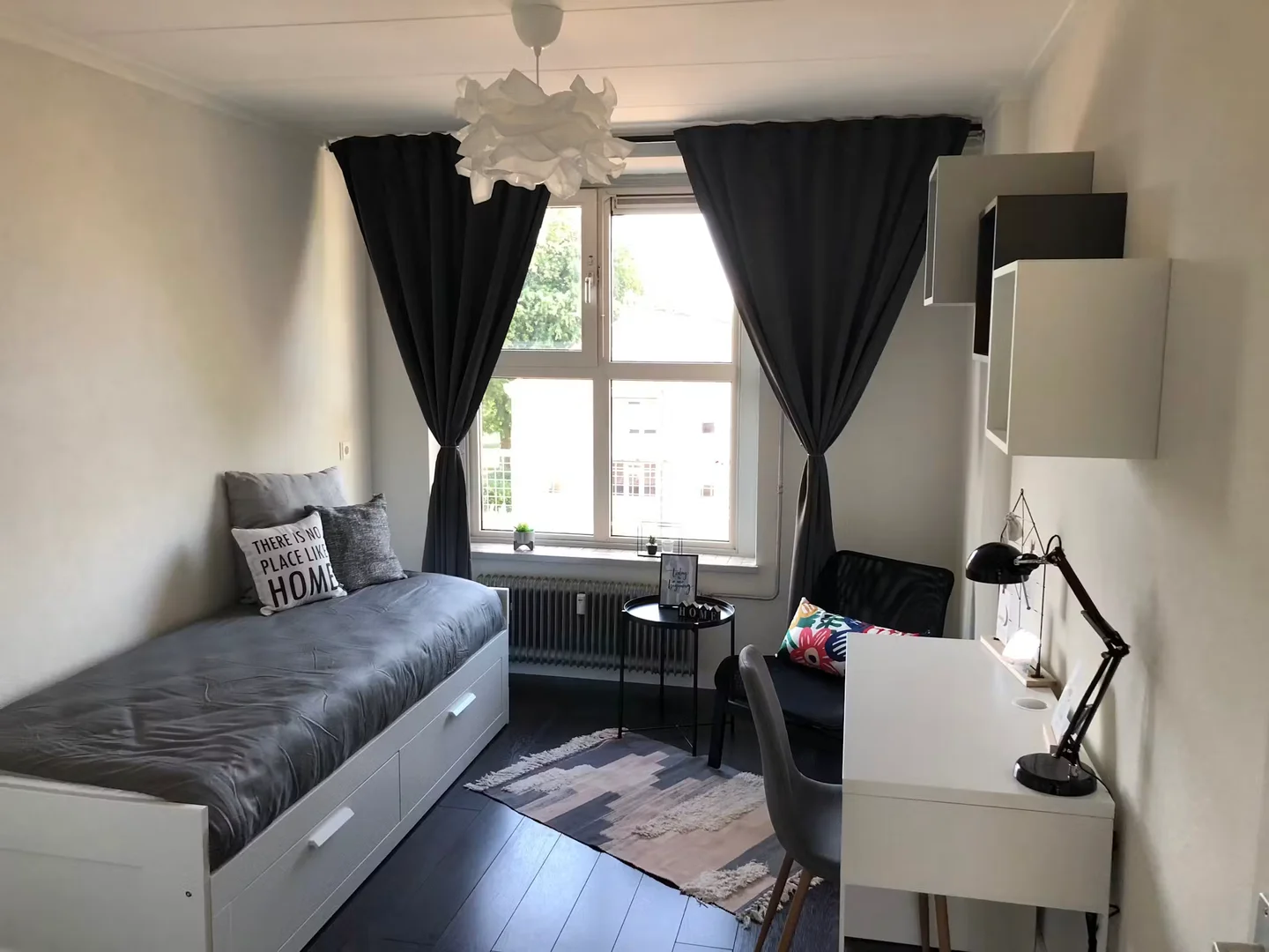Komfortables und geräumiges Studentenzimmer in