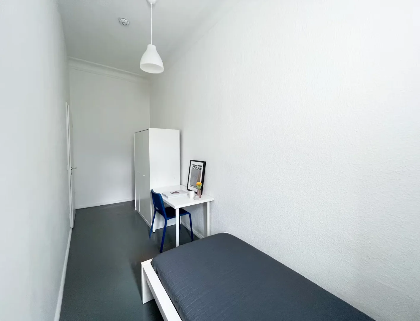 Affordable room for students with ample lighting in 
