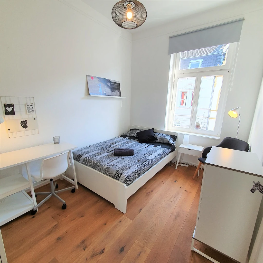 Renting rooms by the month in bonn