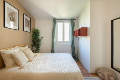 Quarto privado em Rue Bonnefin, La Bastide, imagem 2 de 10