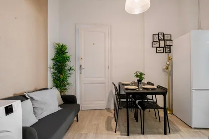 Quarto privado em Rue Bonnefin, La Bastide, imagem 6 de 10