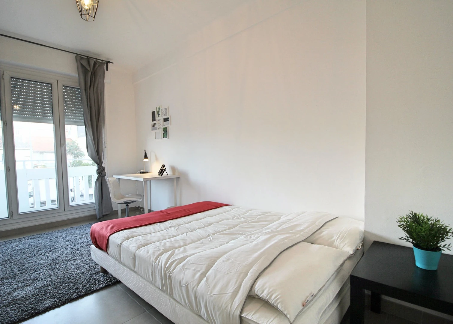 Renting rooms by the month in Marseille