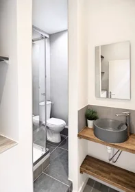 Private room at Rue Juramy, 4e Arrondissement, image 6 of 8