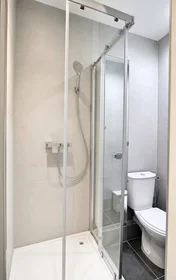 Private room at Rue Juramy, 4e Arrondissement, image 8 of 8