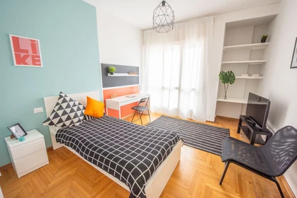 Udine de çift kişilik yataklı kiralık oda