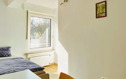 Zimmer mit Doppelbett zu vermieten {area}