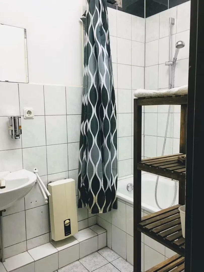 Preisgünstiges Studentenzimmer in günstiger Lage in