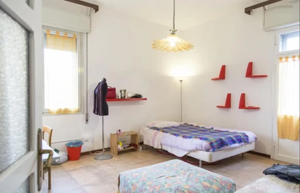 Quarto para alugar num apartamento partilhado em Bologna