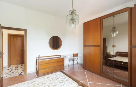 Cheap private room in Bologna