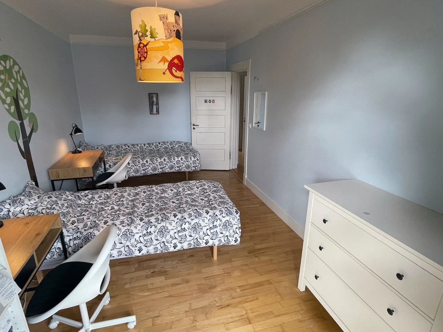 3 yatak odalı dairede ortak oda Reykjavík