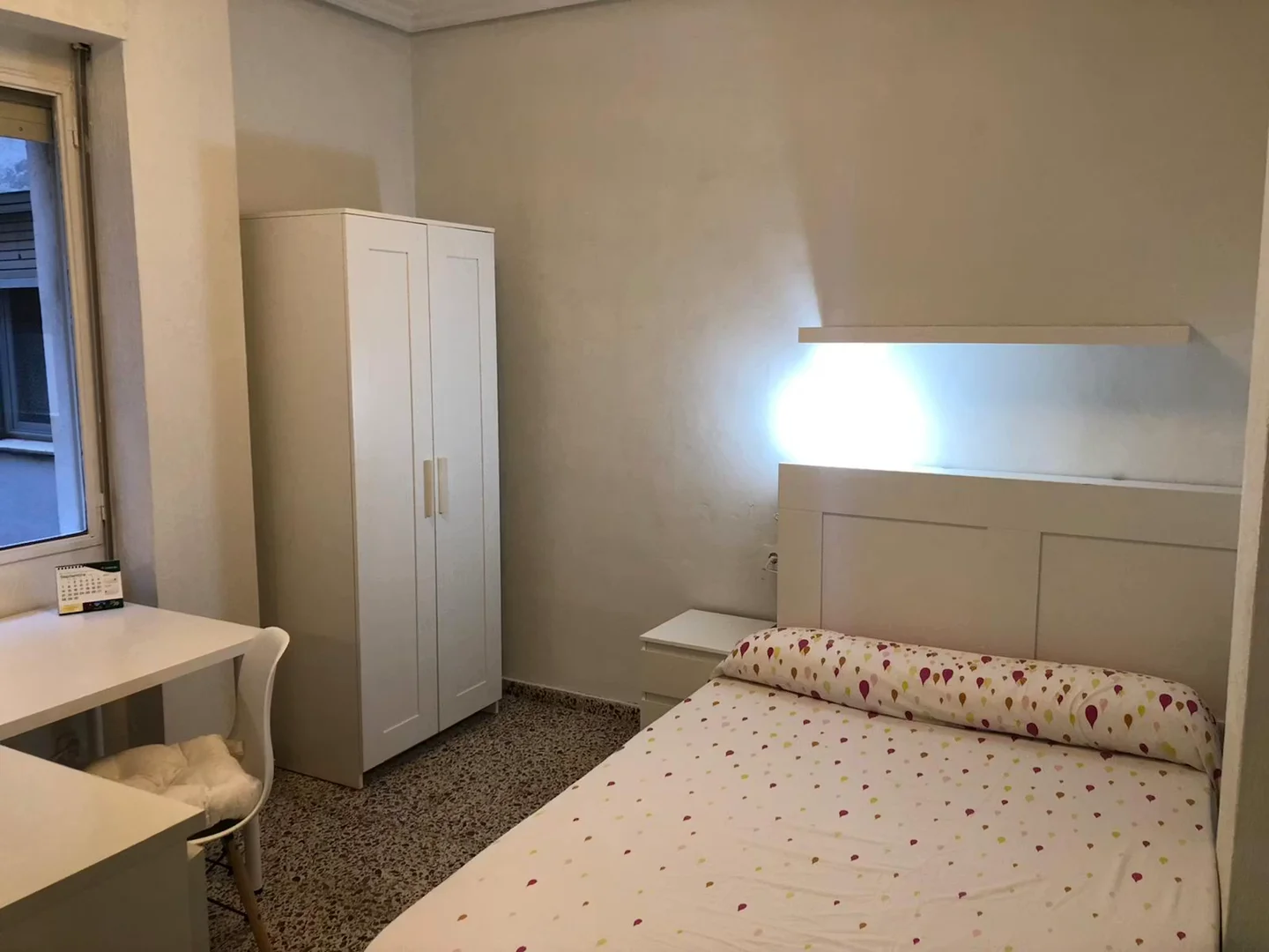  bölgesinde konforlu ve ferah öğrenci odası