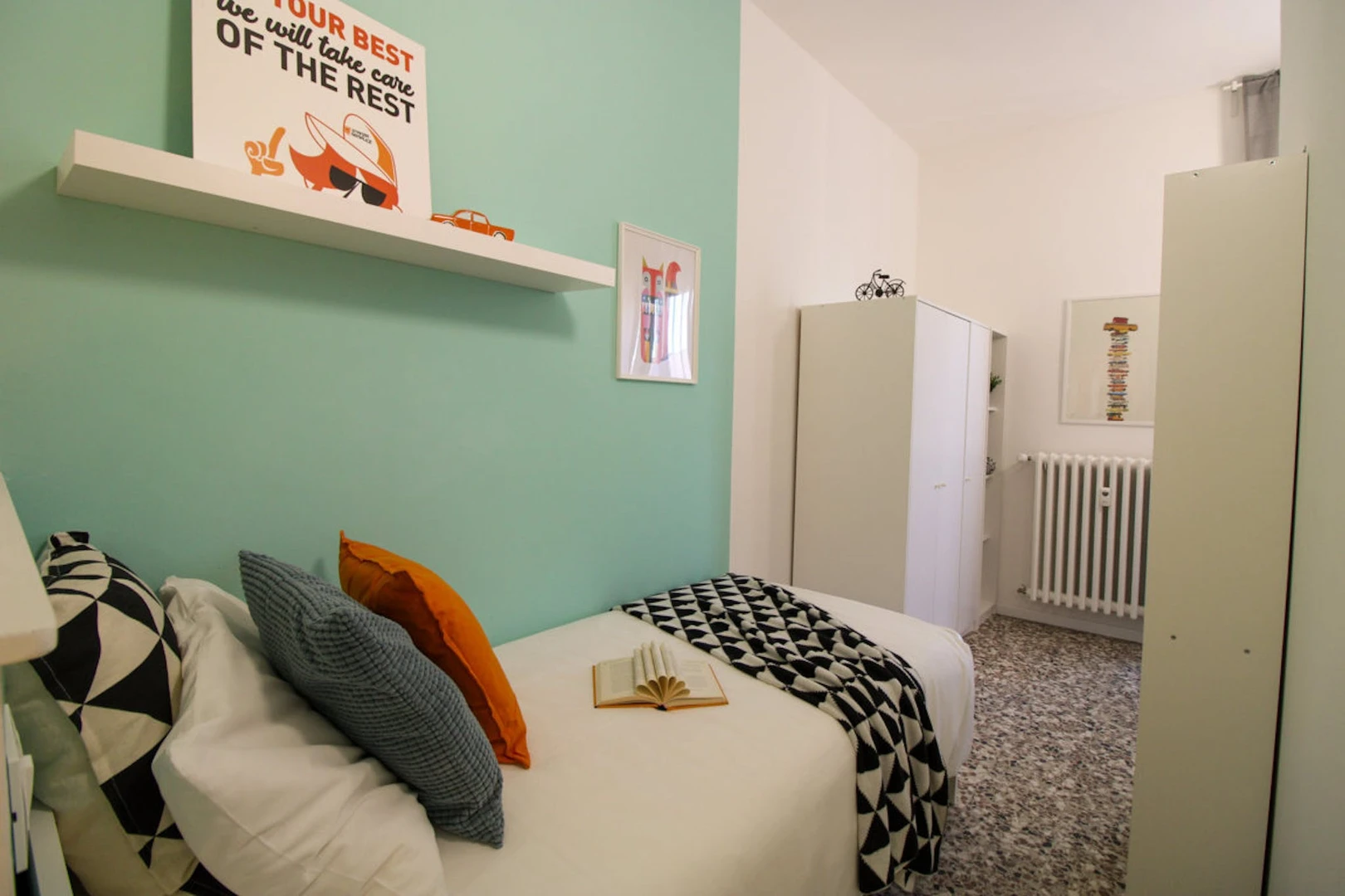 Renting rooms by the month in Pavia