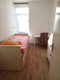 Amsterdam de çift kişilik yataklı kiralık oda