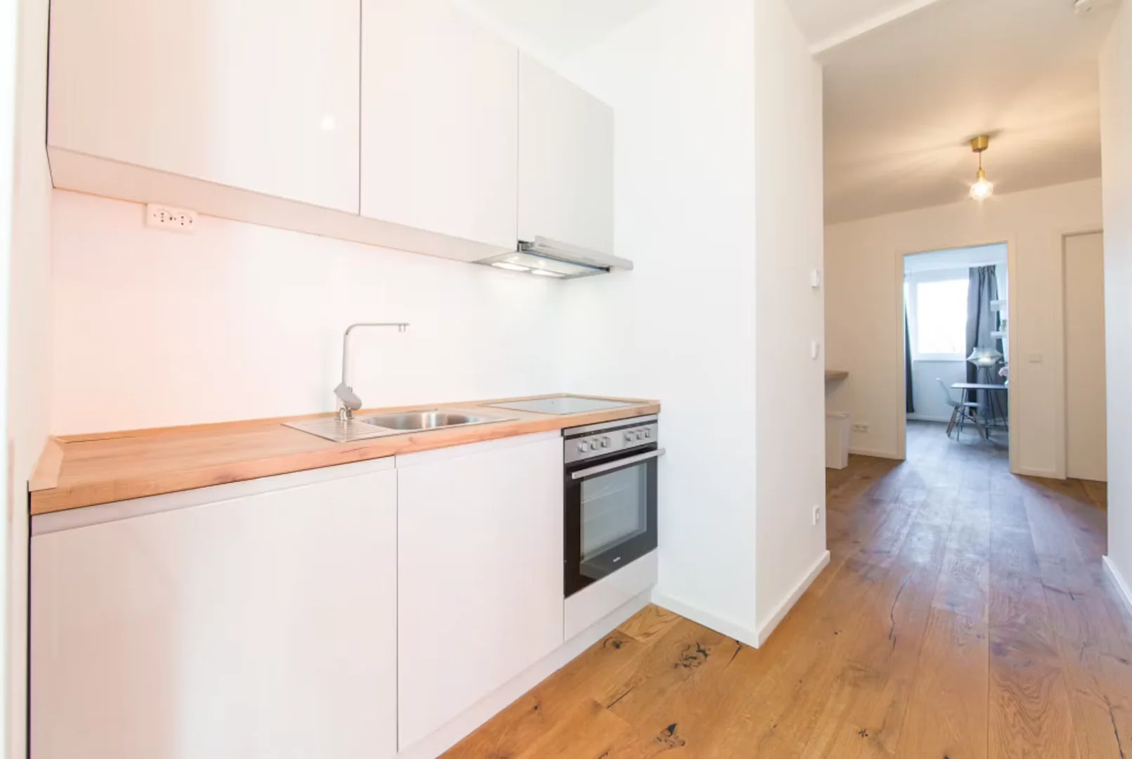 Quarto de estudante económico perto do campus em 