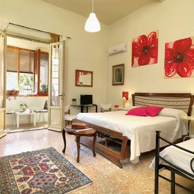 Room for rent in a shared flat in Firenze