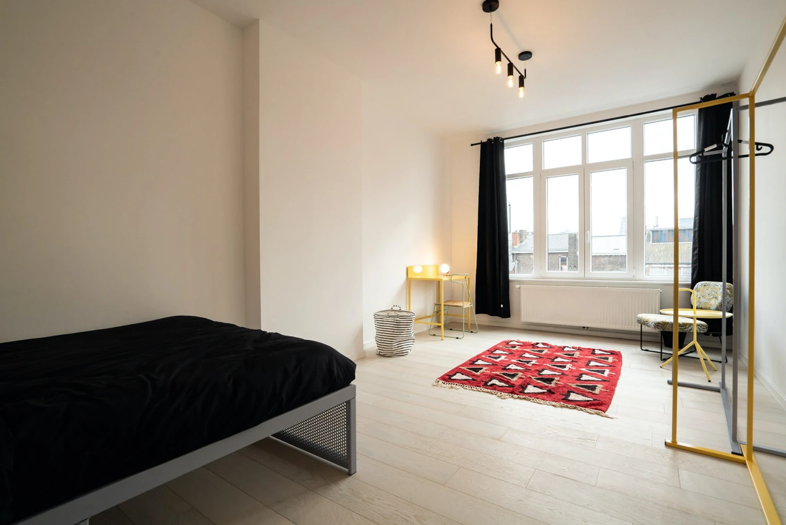 Renting rooms by the month in charleroi
