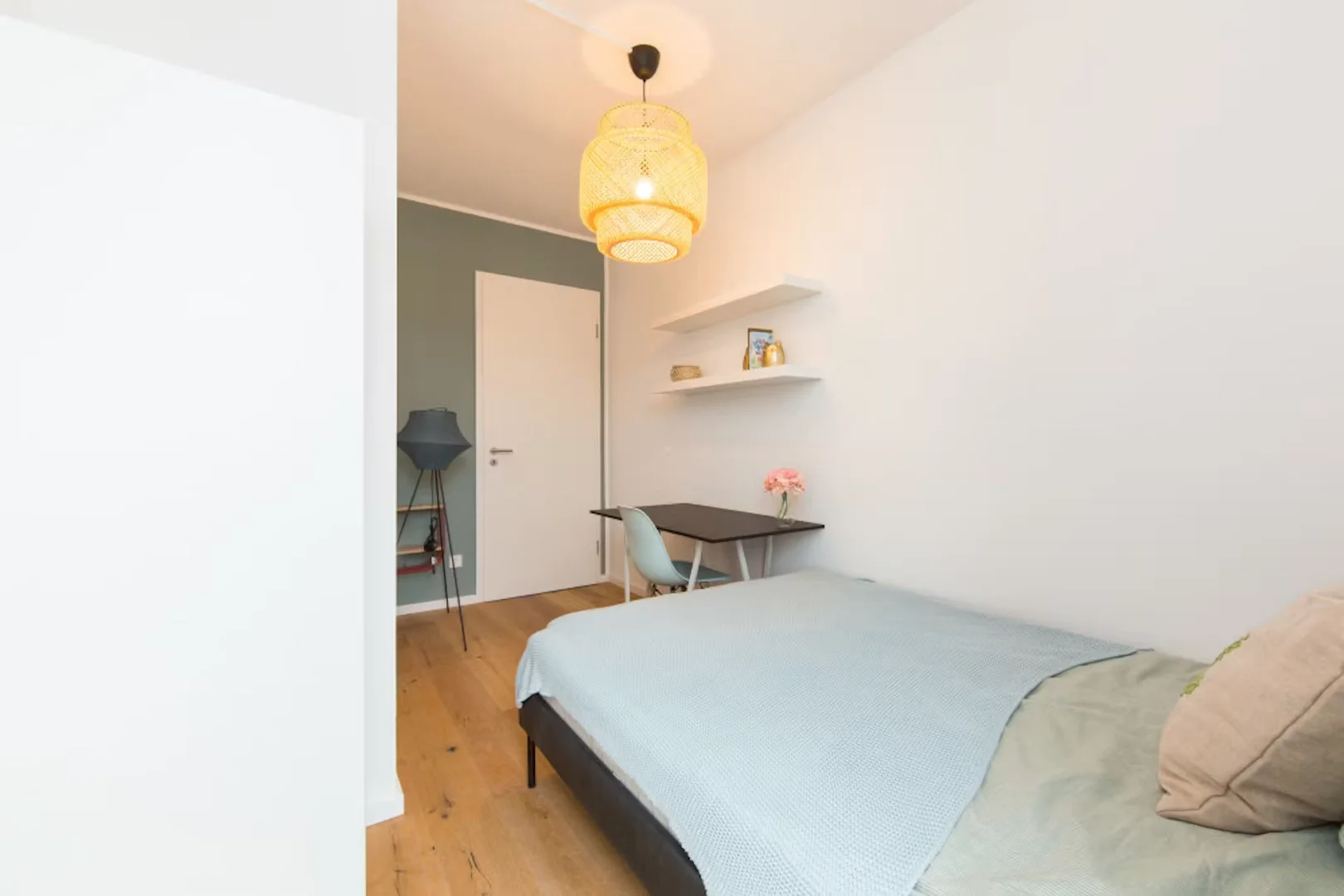 Habitación estudiantil económica cerca del campus en