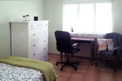 Room for rent with double bed Oviedo