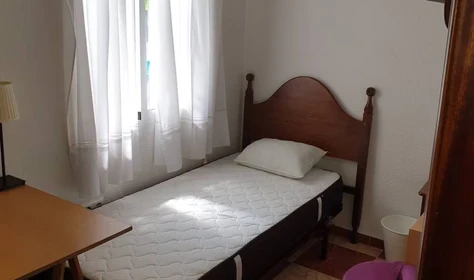 Room for rent with double bed Granada