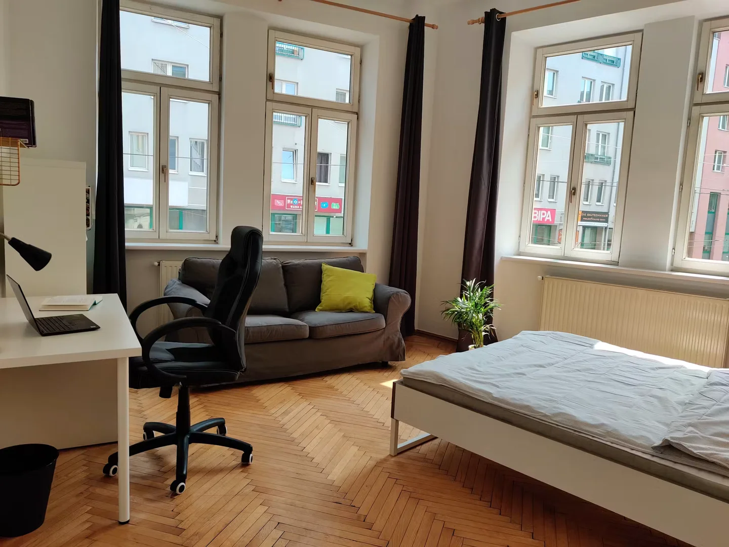 Habitación estudiantil económica con ubicación conveniente en 