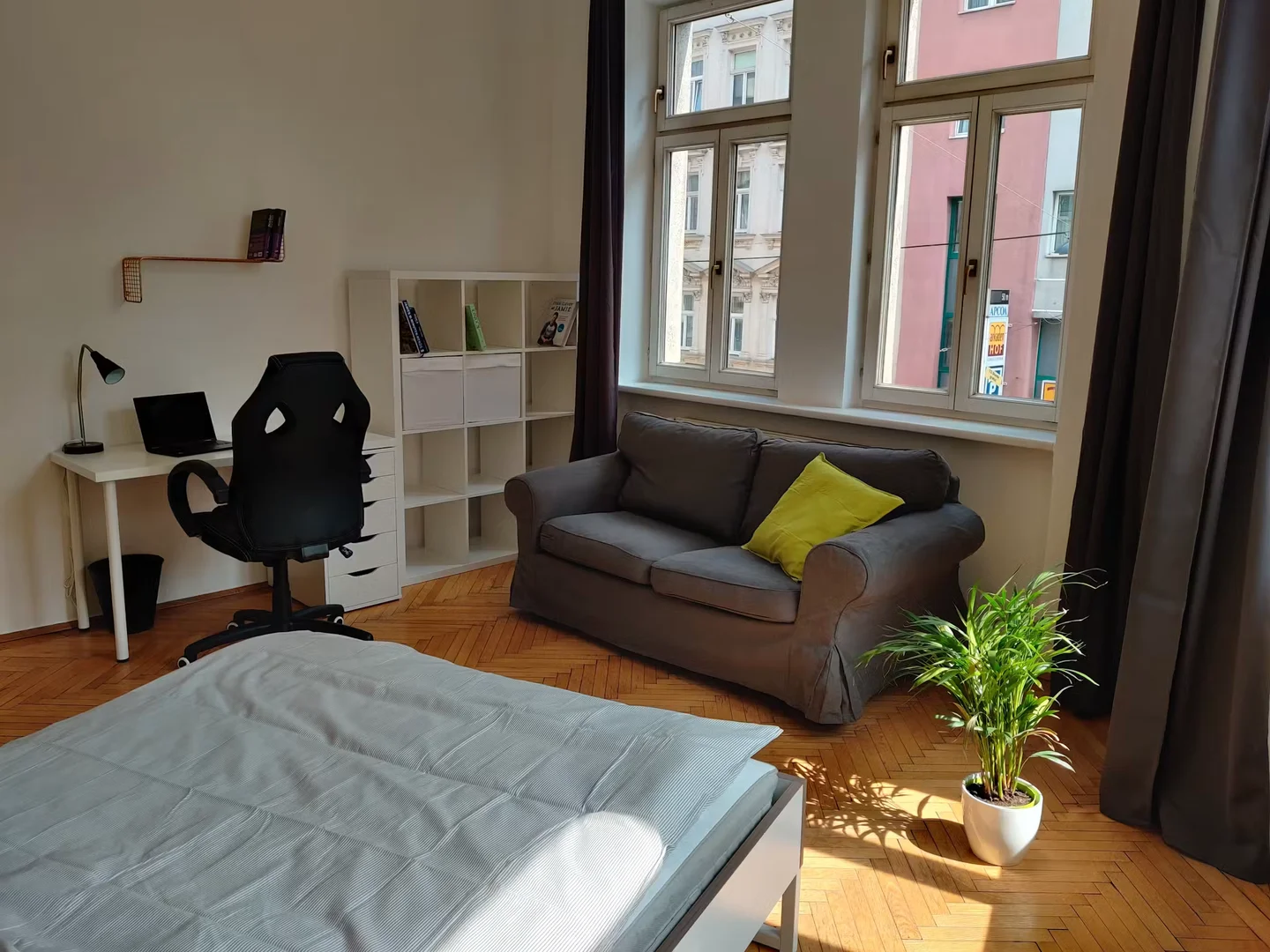 Habitación estudiantil económica cerca del campus en 