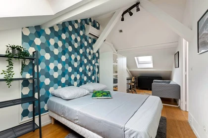 Renting rooms by the month in Ivry-sur-seine